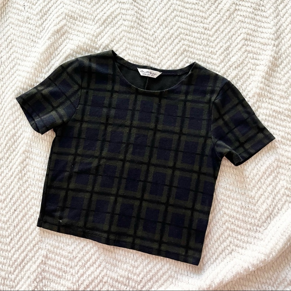 Green Plaid Crop Top in Size 2 Perfect for Fall Season